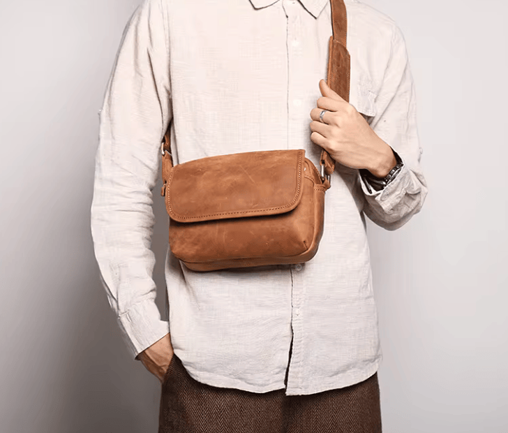 Petit Sac Bandoulière Homme - IVO | La Maison Du Sac